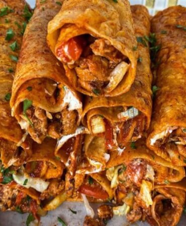 İSKENDERUN TAVUK DÖNER TARİFİ Evde Yapabileceğiniz En İyi Hatay Döneri Tavuk Döner Nasıl Yapılır